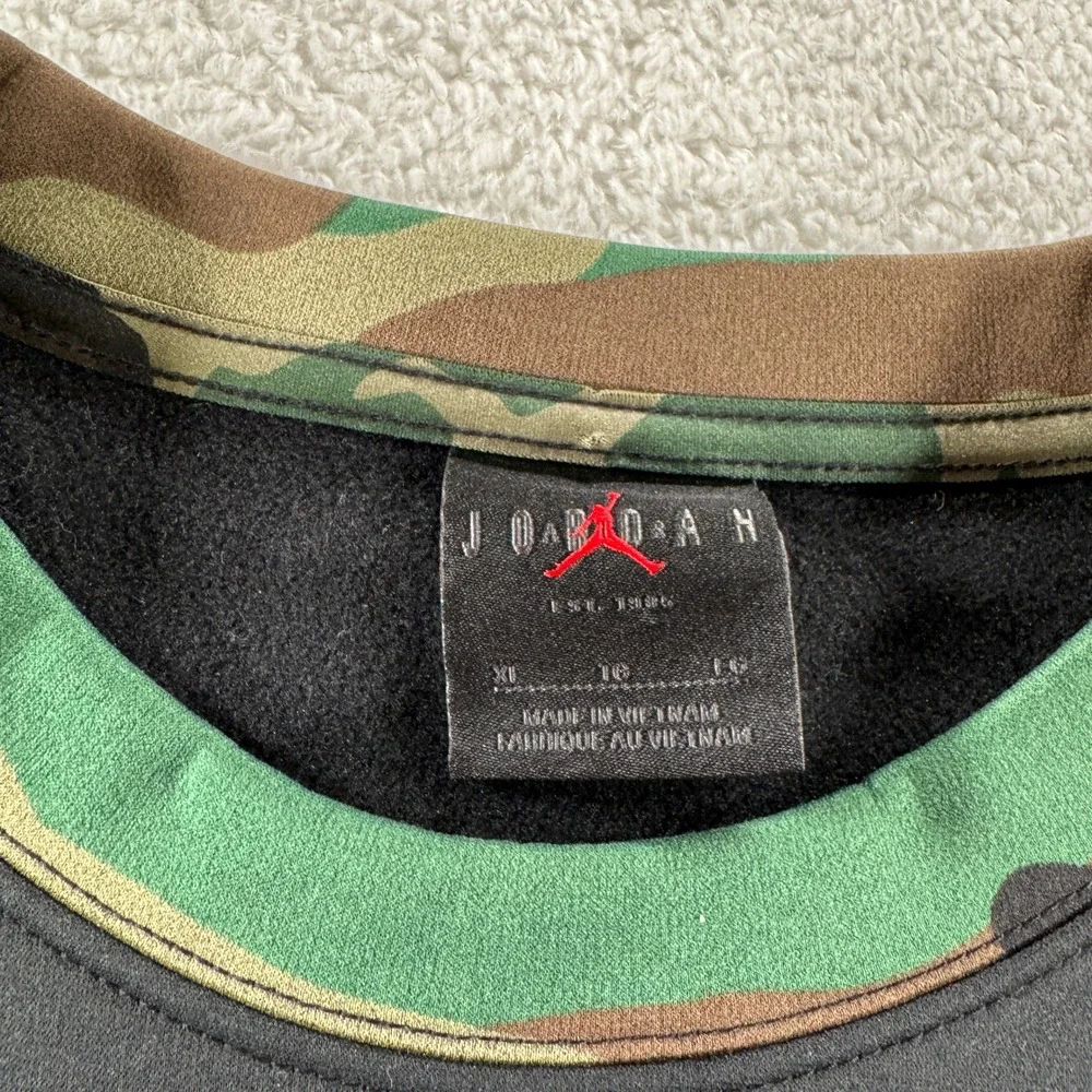 Jordan Mens UCLA Long Sleeve Sweatshirt Jumpman USA Flag Black Camo Size‎ XL